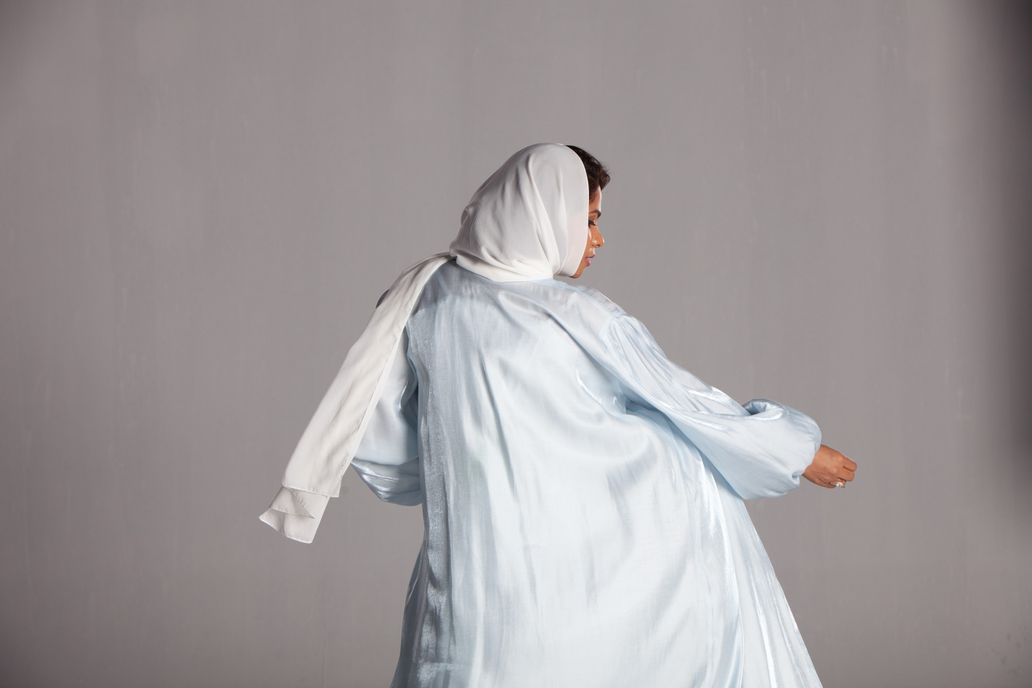 Tailor designed Organza Abaya with Balloon Sleeves Makes the Abaya simple and classic. AB1036